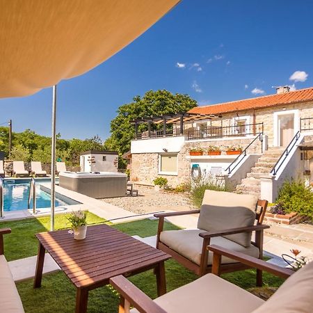 Gabonjin Villa Hrustika - Heated Pool, Jacuzzi & Sauna מראה חיצוני תמונה