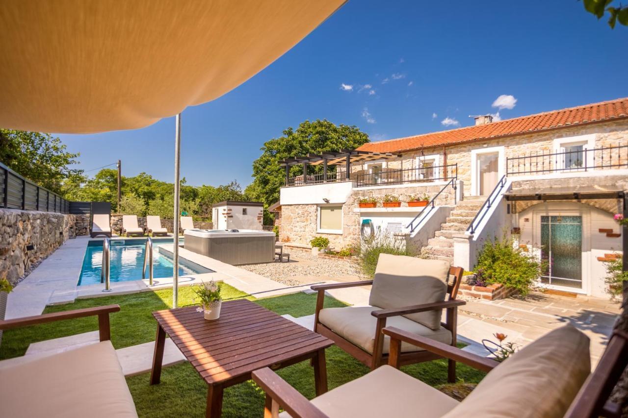 Gabonjin Villa Hrustika - Heated Pool, Jacuzzi & Sauna מראה חיצוני תמונה