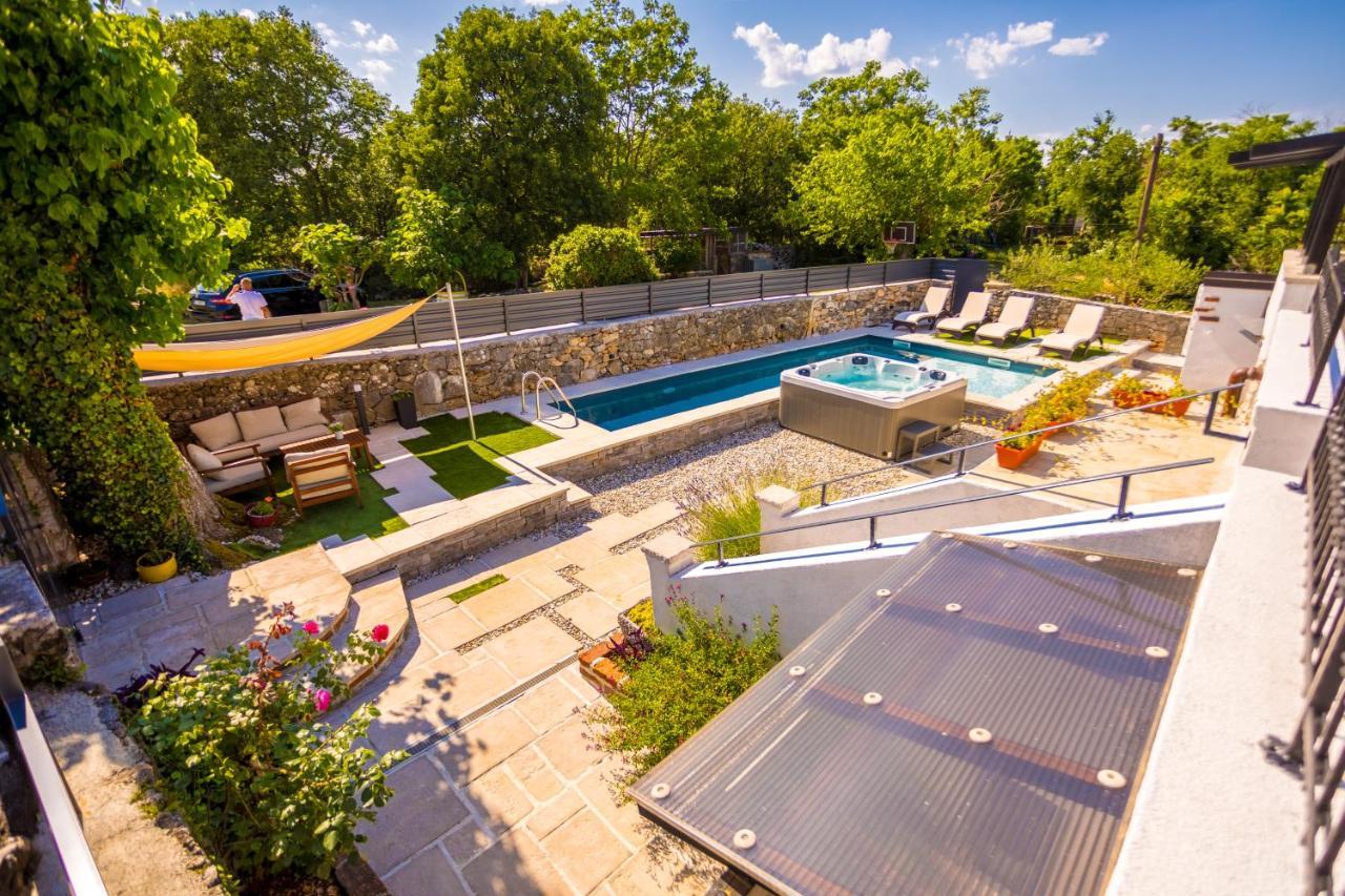 Gabonjin Villa Hrustika - Heated Pool, Jacuzzi & Sauna מראה חיצוני תמונה