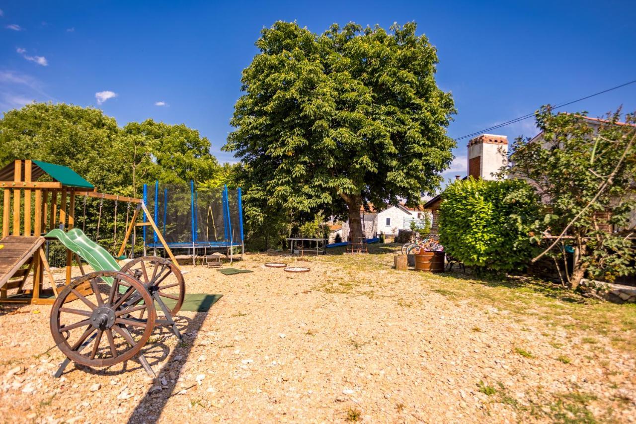 Gabonjin Villa Hrustika - Heated Pool, Jacuzzi & Sauna מראה חיצוני תמונה