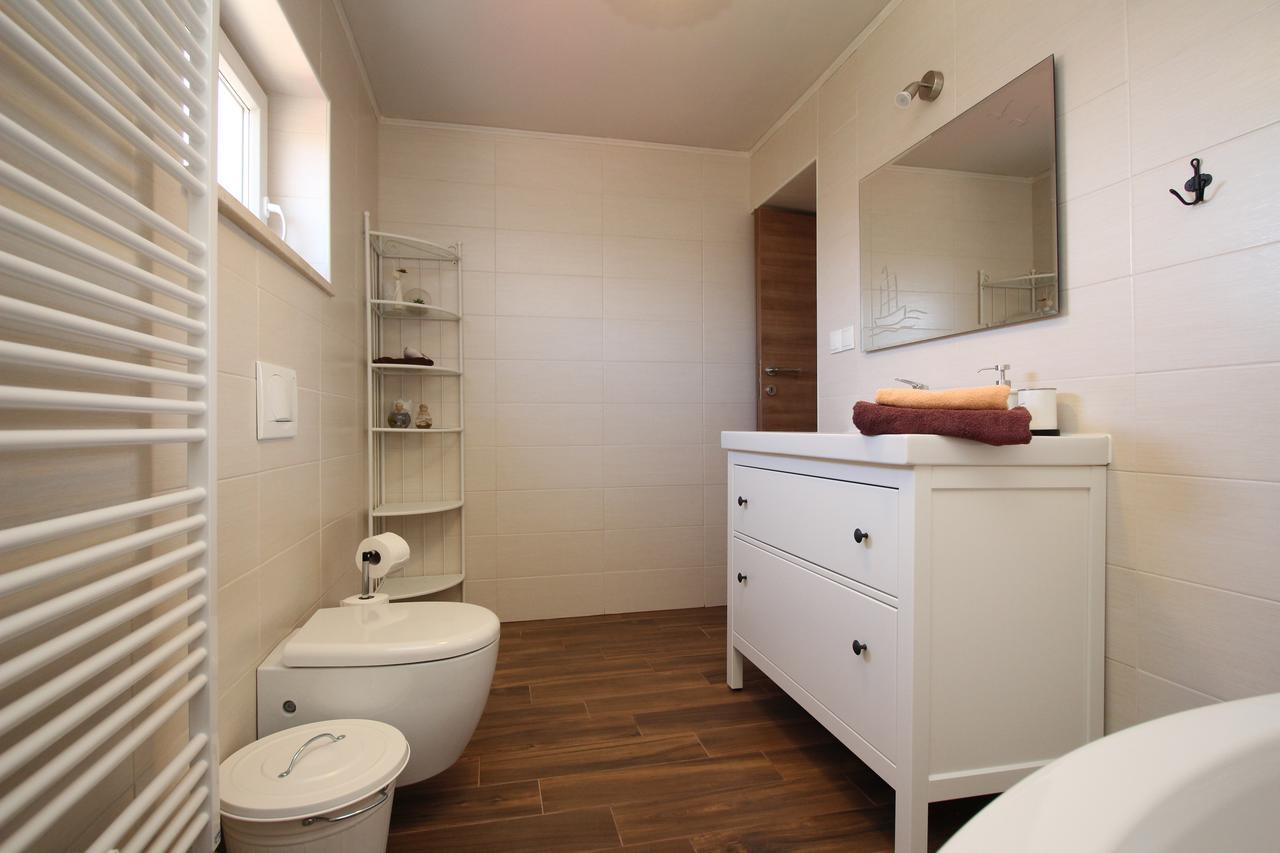 Gabonjin Villa Hrustika - Heated Pool, Jacuzzi & Sauna מראה חיצוני תמונה