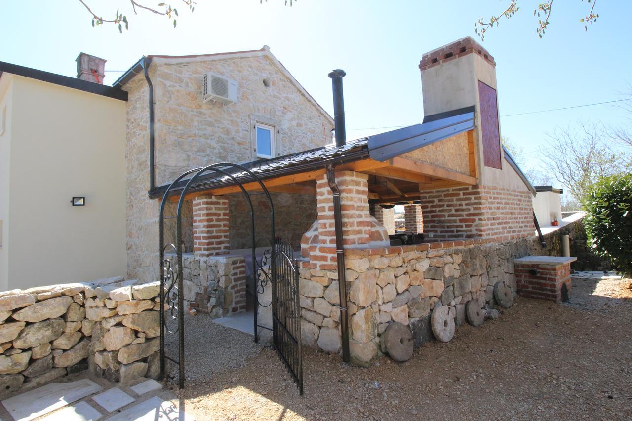 Gabonjin Villa Hrustika - Heated Pool, Jacuzzi & Sauna מראה חיצוני תמונה