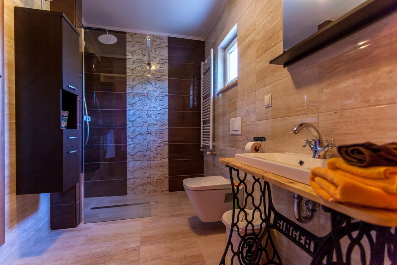 Gabonjin Villa Hrustika - Heated Pool, Jacuzzi & Sauna מראה חיצוני תמונה
